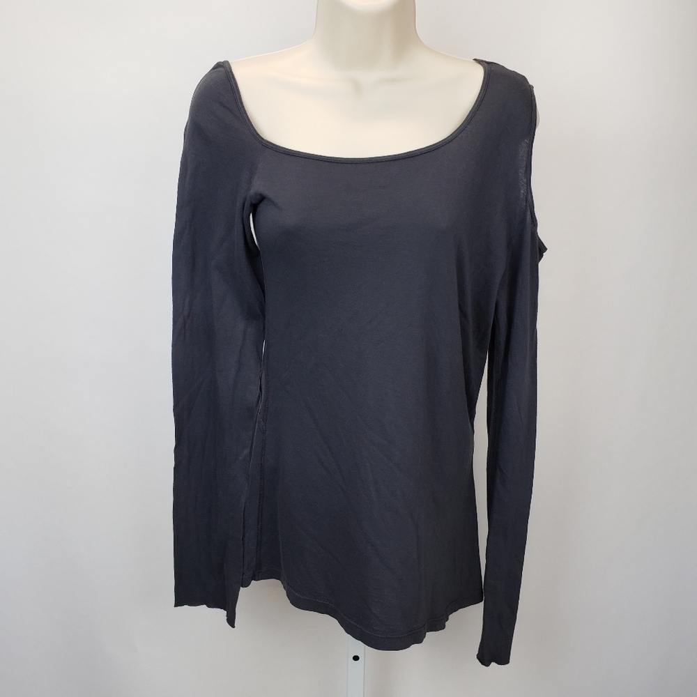 Fickle off the shoulder cold shoulder gray long sleeve top size medium